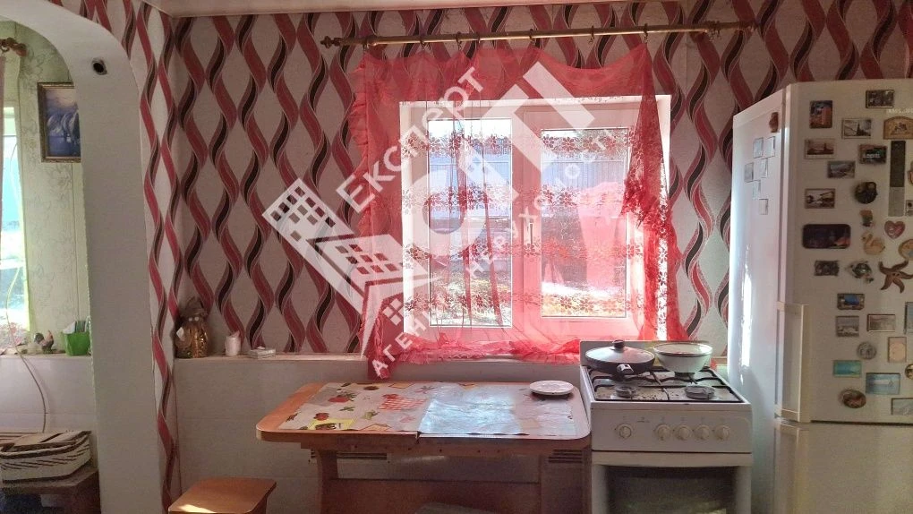 House with furniture and appliances. For sale