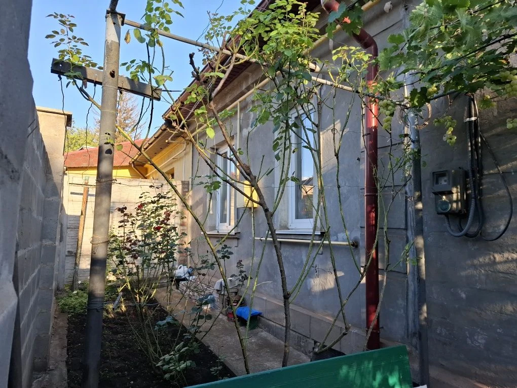 Продам  Будинок  по вул . Зимових походів ( Симбірцева)
