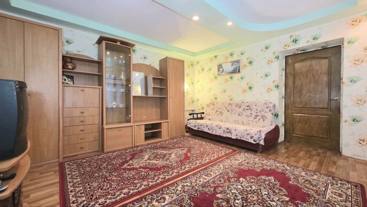 DETACHED HOUSE WITH GARAGE, residential complex and garden in Bozhedar