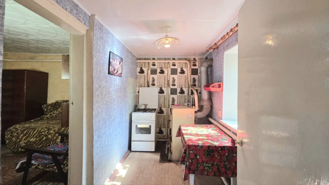 DETACHED HOUSE WITH GARAGE, residential complex and garden in Bozhedar