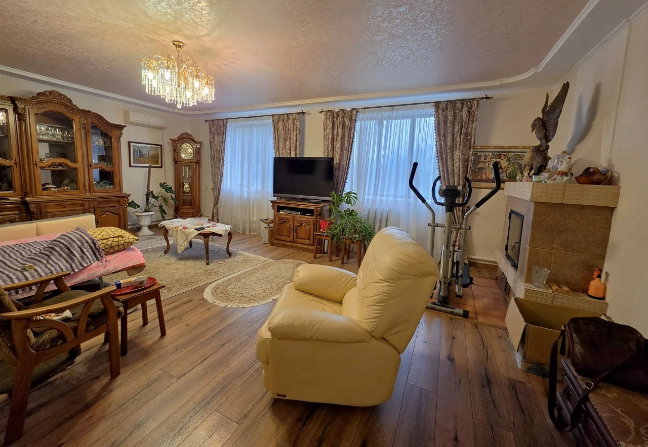 Sale of a capital house 227 m² in the protected area "Skeли МО