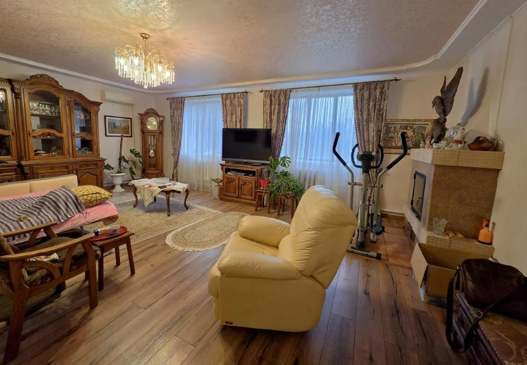Sale of a capital house 227 m² in the protected area "Skeли МО