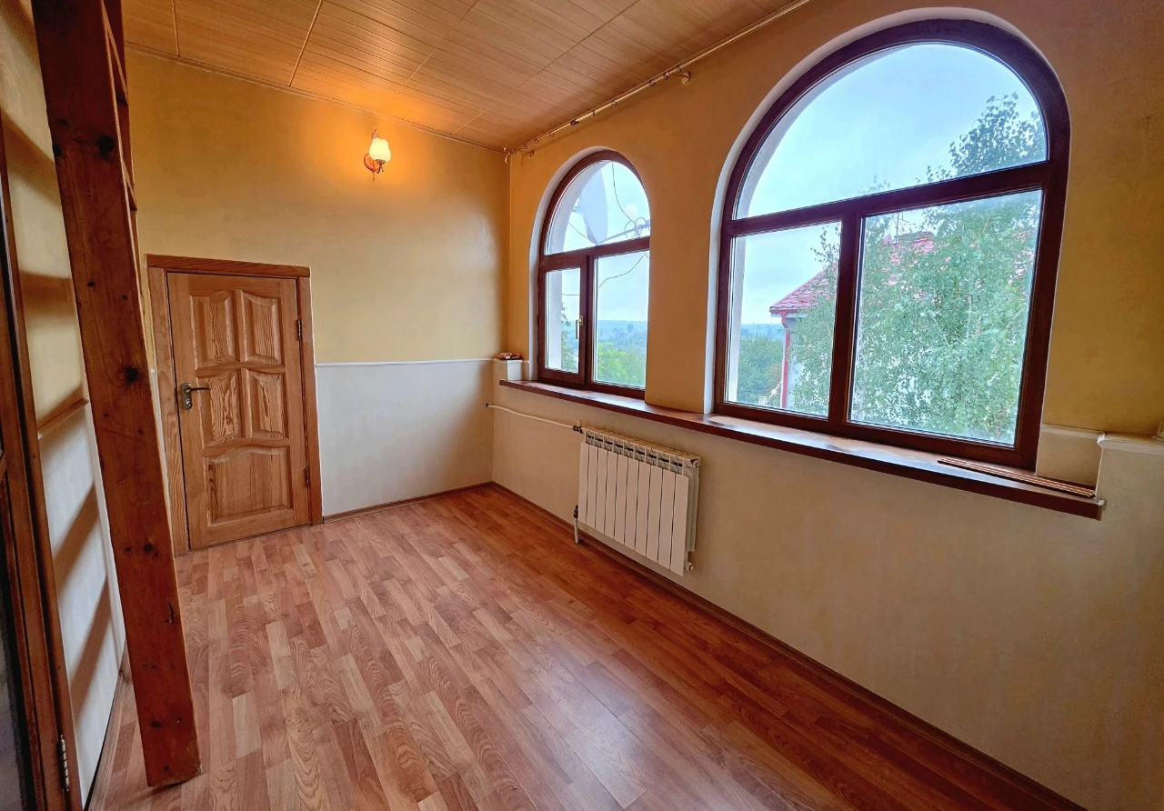 Sale of a capital house 227 m² in the protected area "Skeли МО
