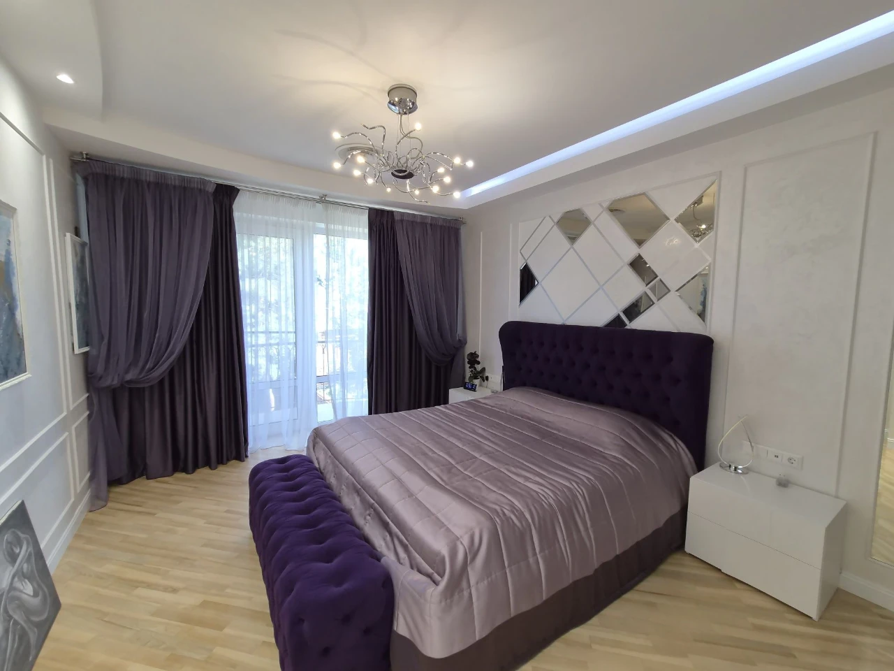 House for Sale. Top Offer. Renovation. Center. Park Zone