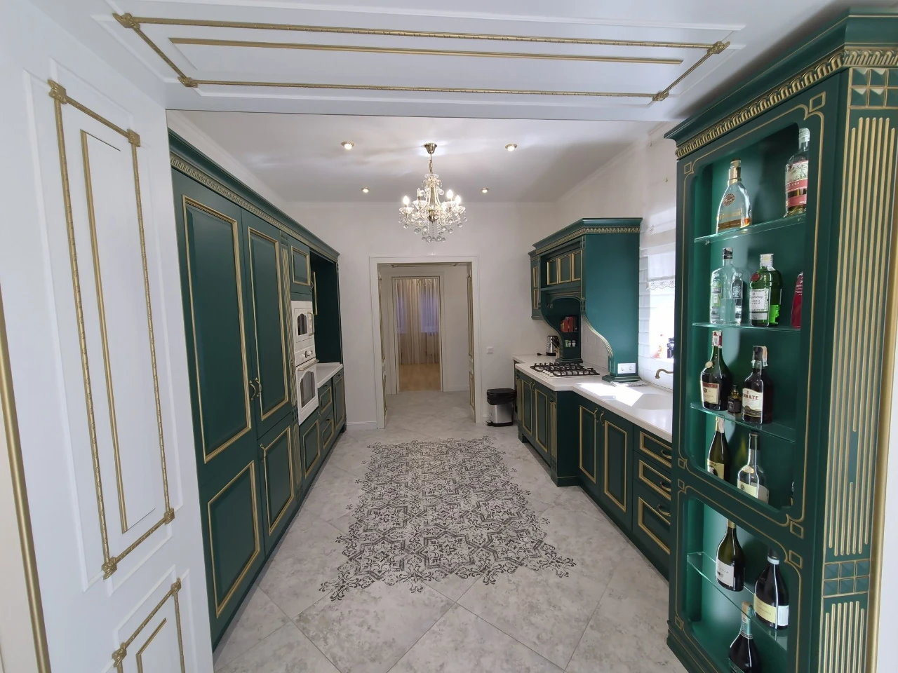 House for Sale. Top Offer. Renovation. Center. Park Zone
