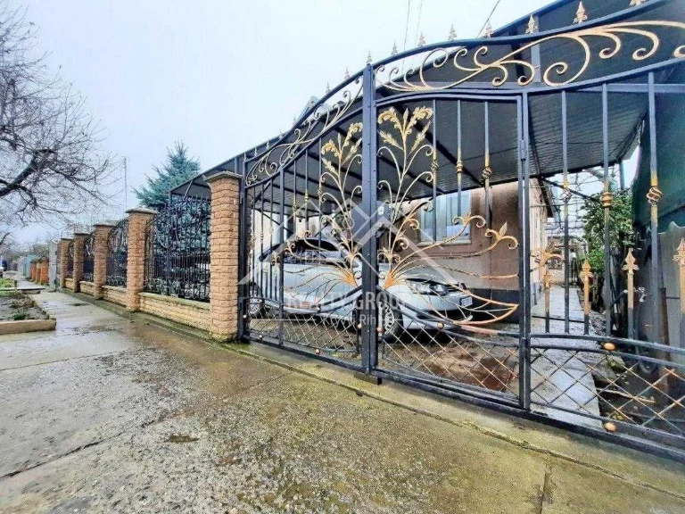 Spacious and warm house for sale in the Friendship area