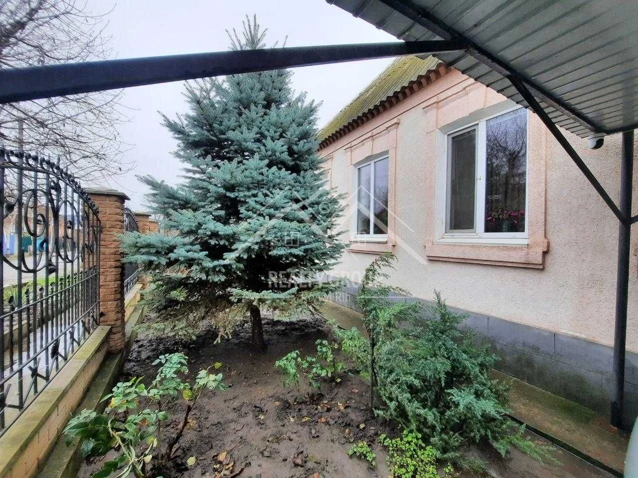 Spacious and warm house for sale in the Friendship area
