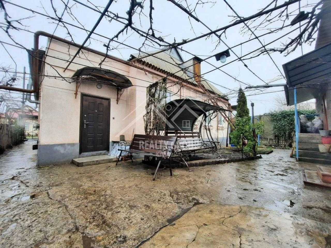 Spacious and warm house for sale in the Friendship area
