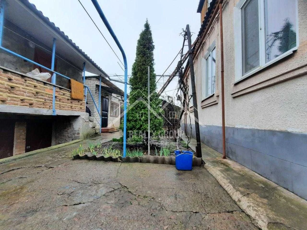 Spacious and warm house for sale in the Friendship area