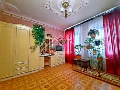 Будинок. Кривий Ріг, вулиця Євгенія Саєнка