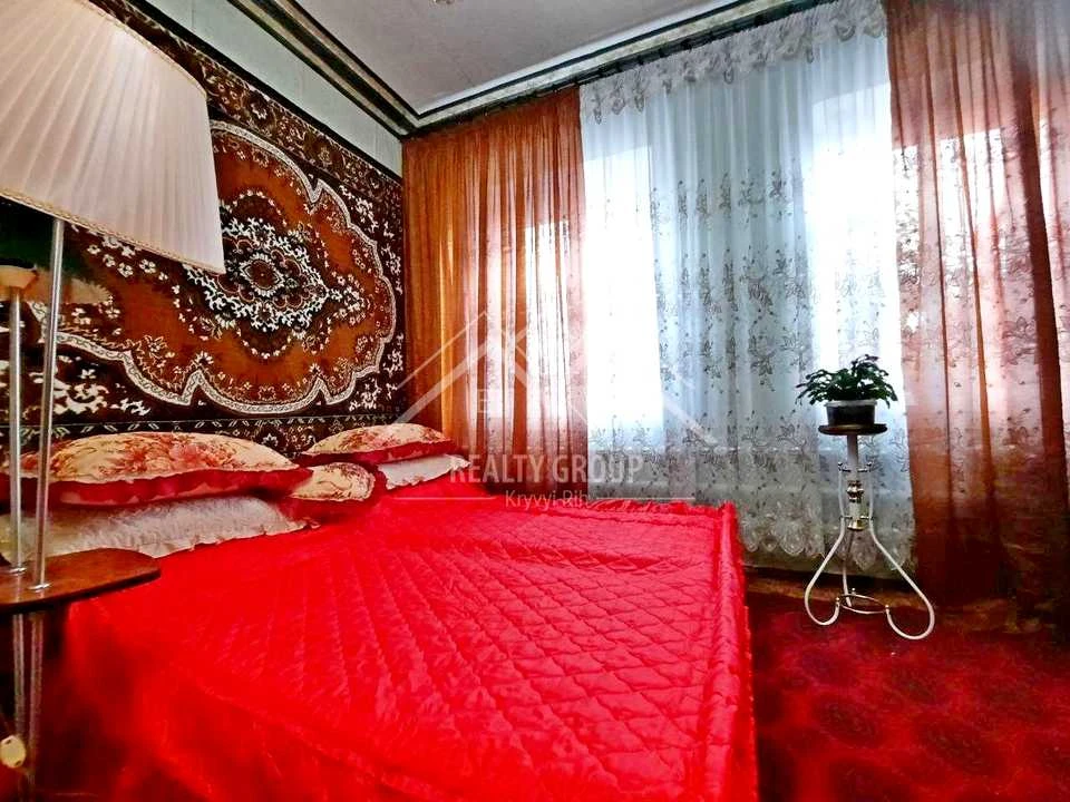 Будинок. Кривий Ріг, вулиця Євгенія Саєнка