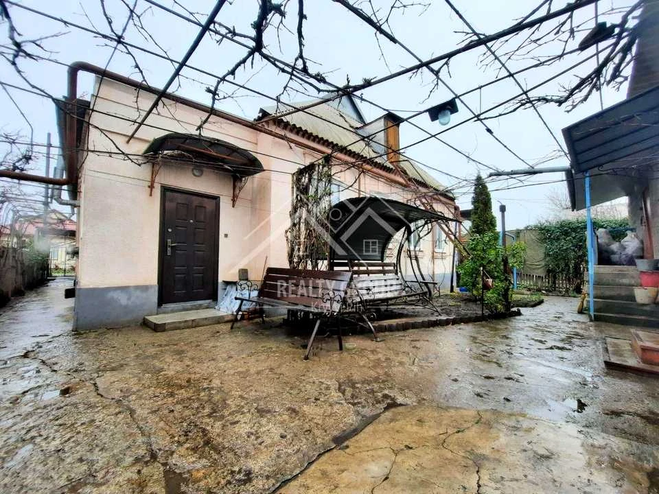 Будинок. Кривий Ріг, вулиця Євгенія Саєнка