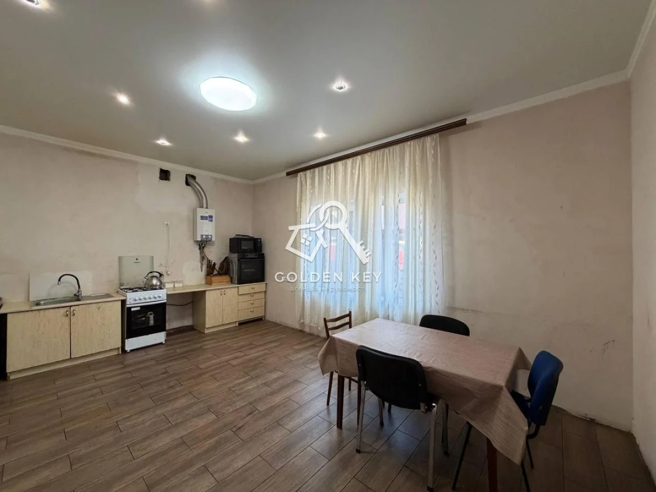 Sale of House in Metallurgi District