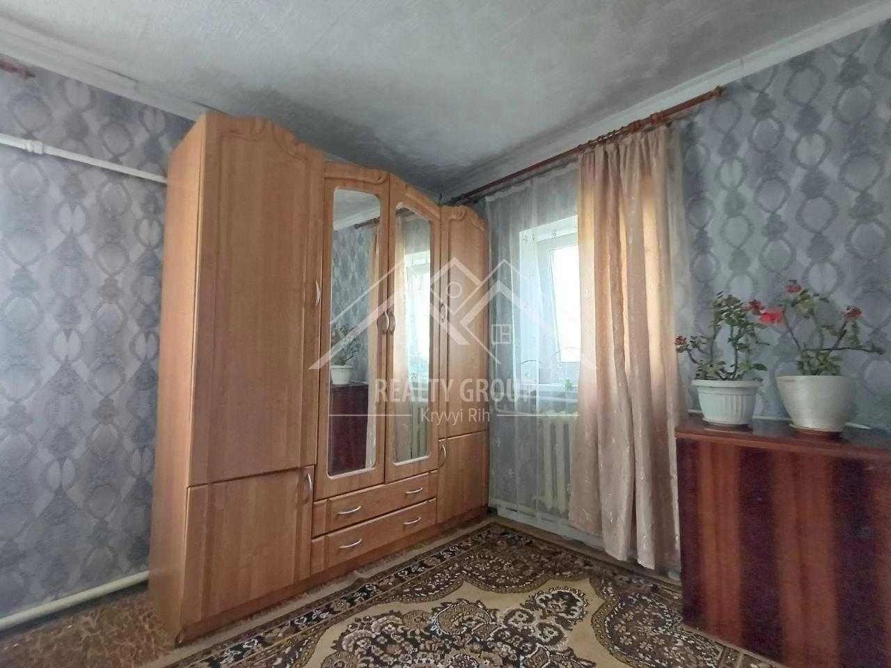 Продаж будинку  з меблями,  технікою та гаражем Югок . Є-від