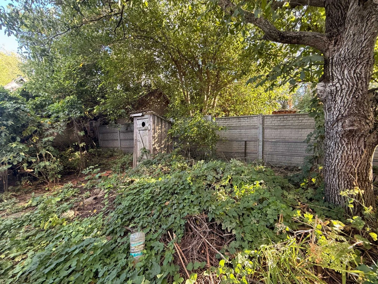 Land with House at 120 Taras Avenue (