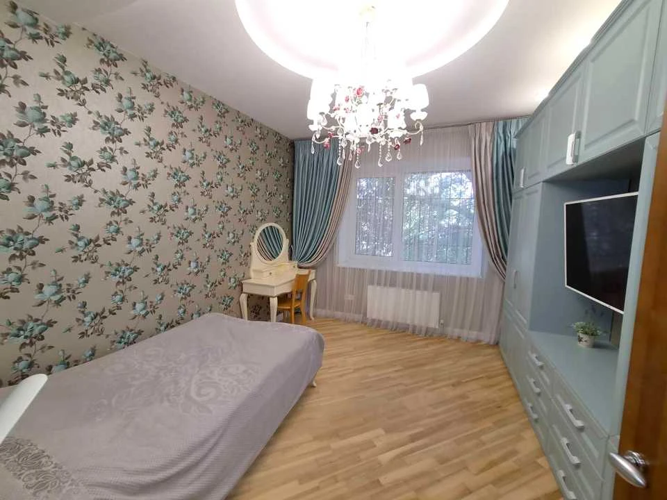 House. Kryvyi Rih, Raketna Street