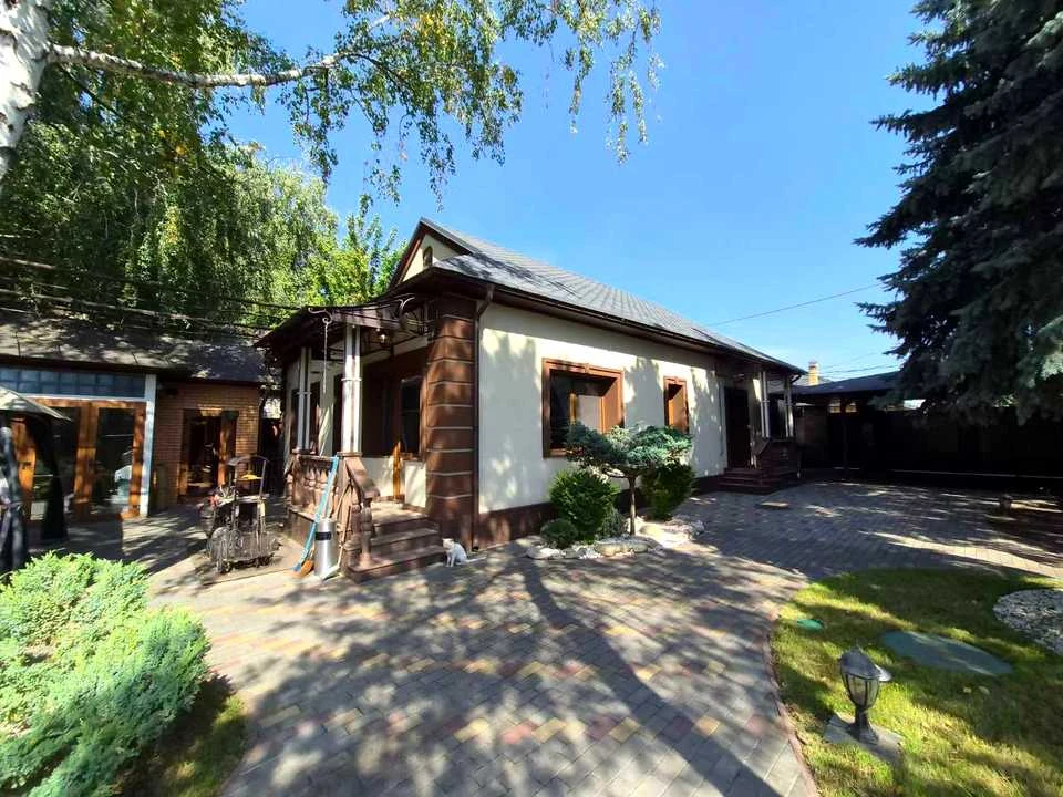 House. Kryvyi Rih, Raketna Street