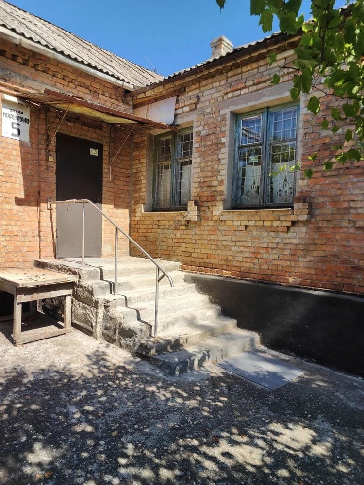 House with garage and garden in Pokrovsky district