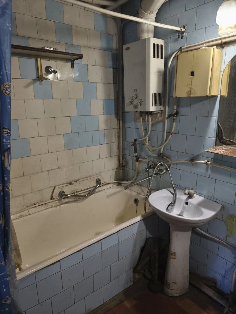 Продам 1/4 котеджу по Сімбірцева