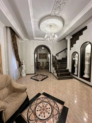 Продам будинок в центрально міськом районе