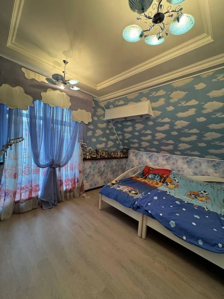 Продам будинок в центрально міськом районе