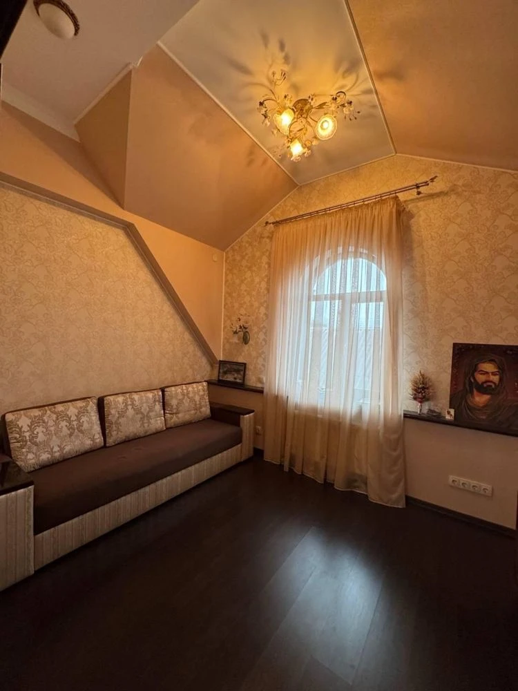 Продам будинок в центрально міськом районе