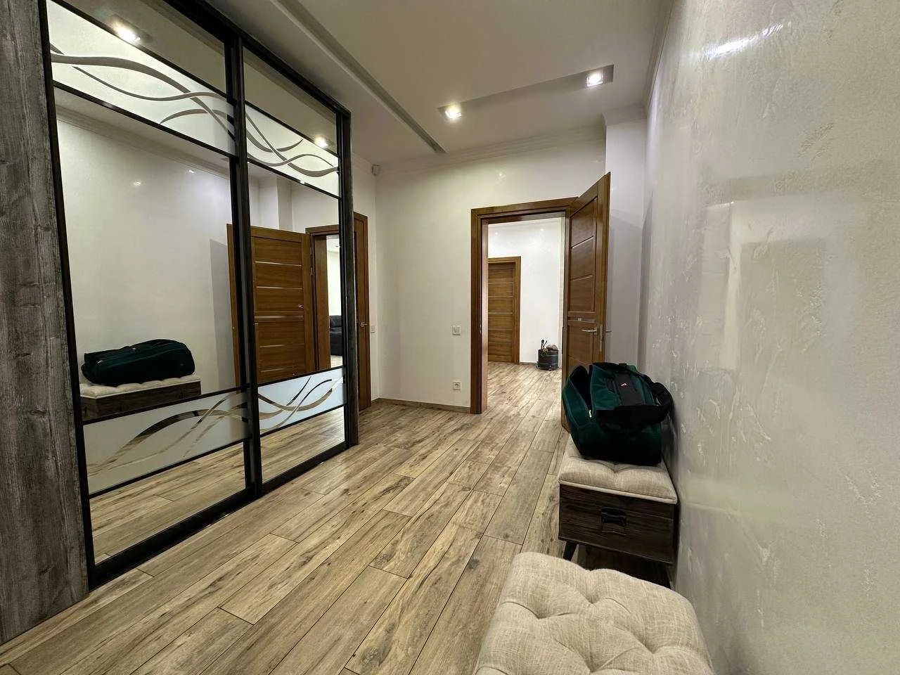 Сучасний будинок 245 м² | авторський інтер’єр | автономність