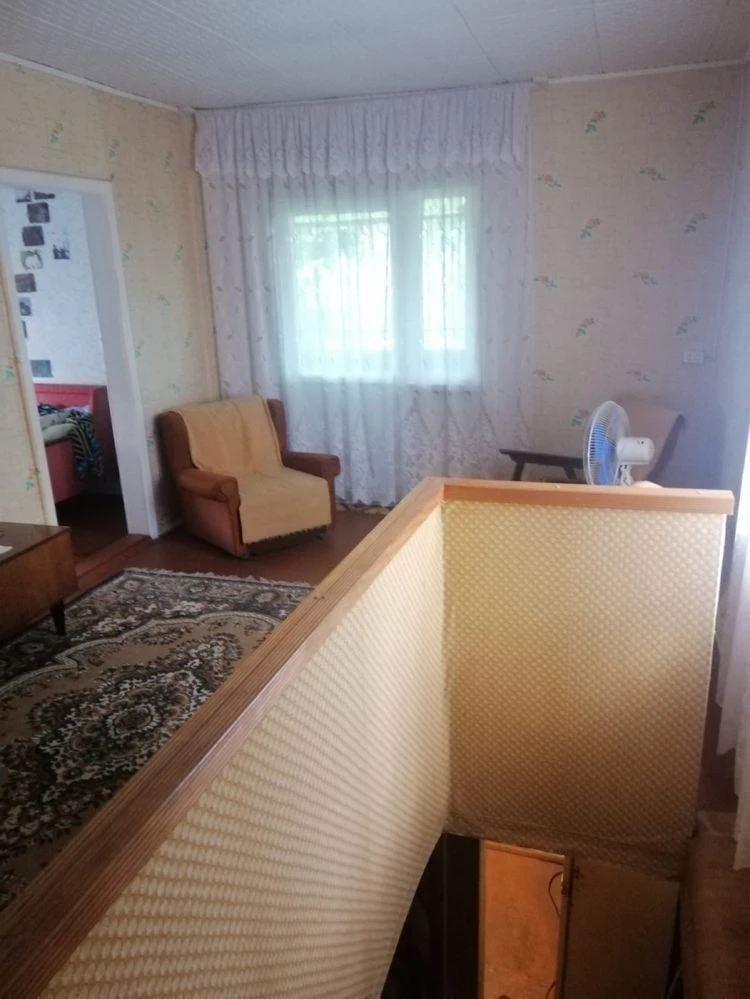 Продається дачна ділянка з будинком