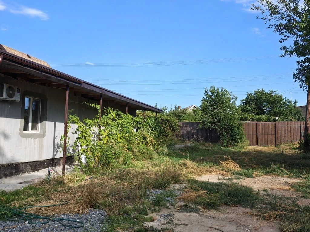 House for sale: 130 square meters with generator and perfect layout.