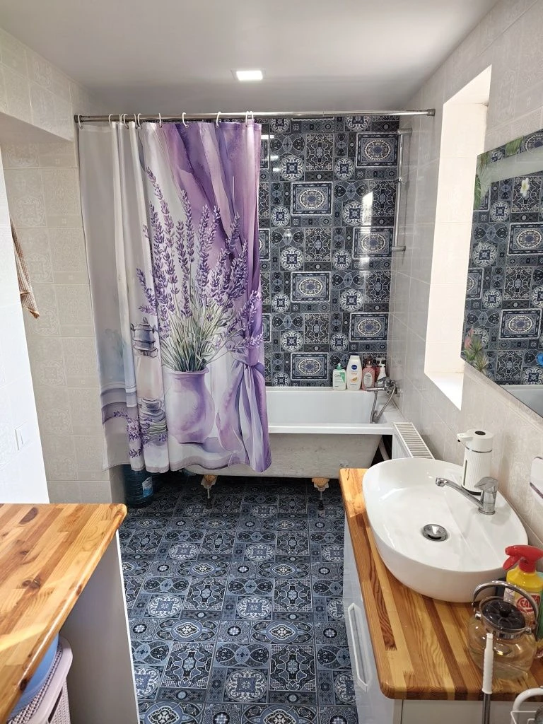 House for sale: 130 square meters with generator and perfect layout.