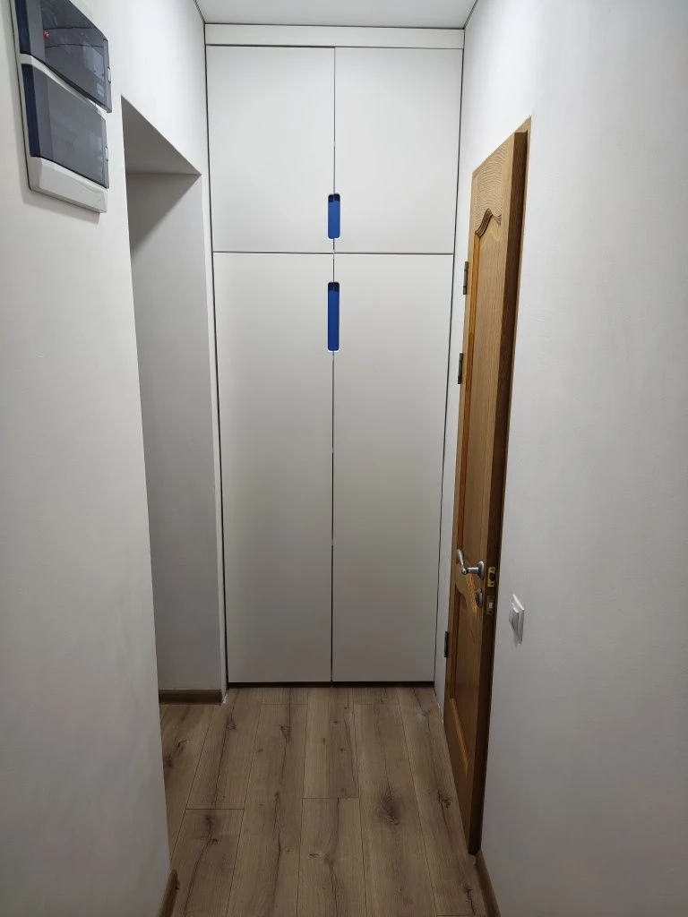 House for sale: 130 square meters with generator and perfect layout.