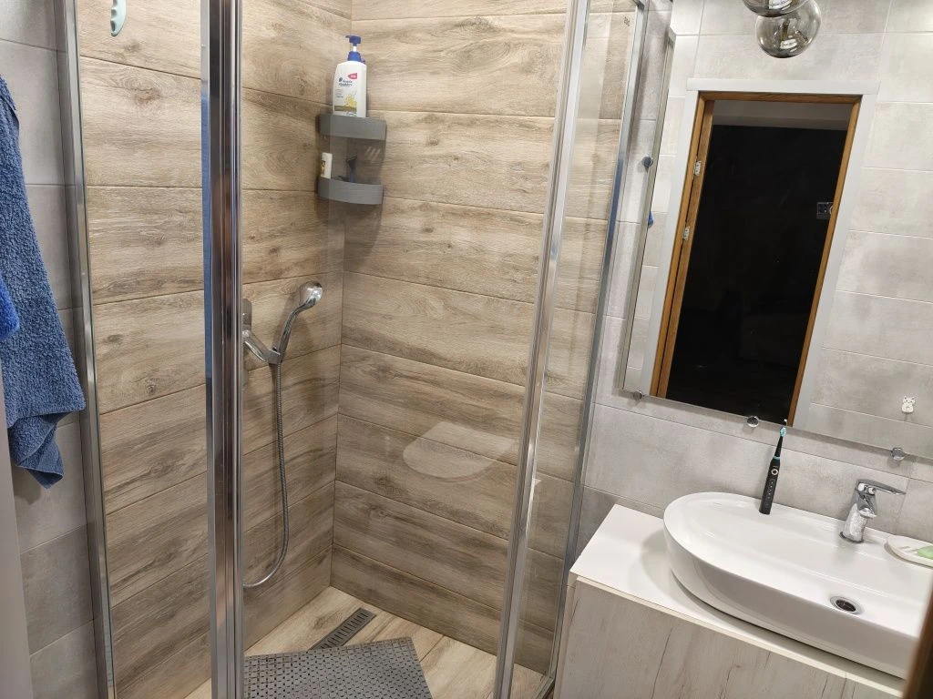 House for sale: 130 square meters with generator and perfect layout.