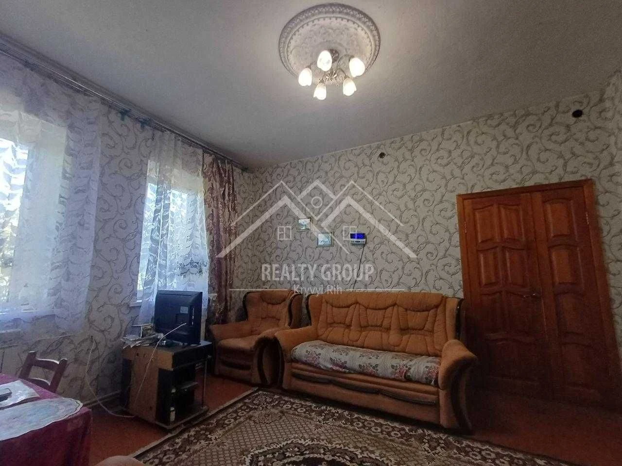 House for Sale in Central District with Furniture