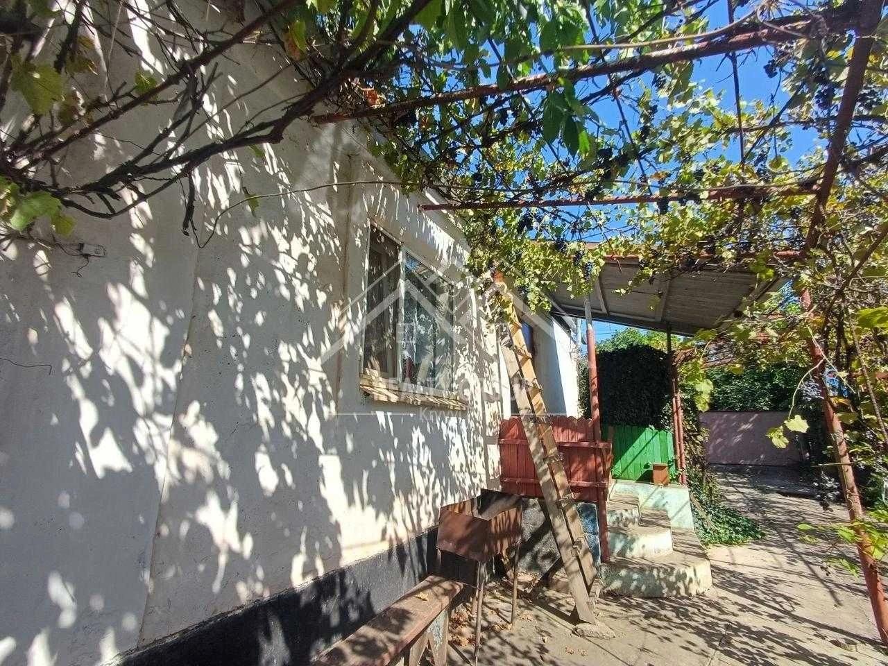 House for Sale in Central District with Furniture