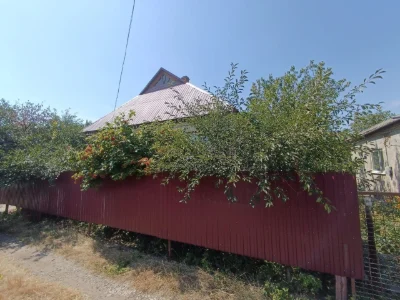 For sale a good house made of white brick on Lastochka