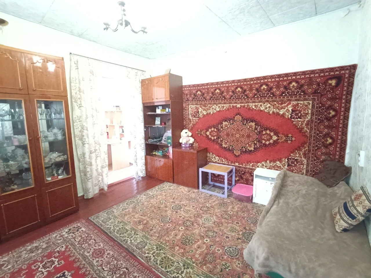 For sale a good house made of white brick on Lastochka