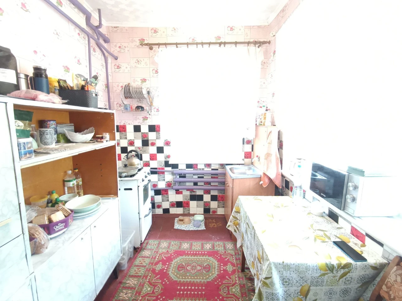 For sale a good house made of white brick on Lastochka