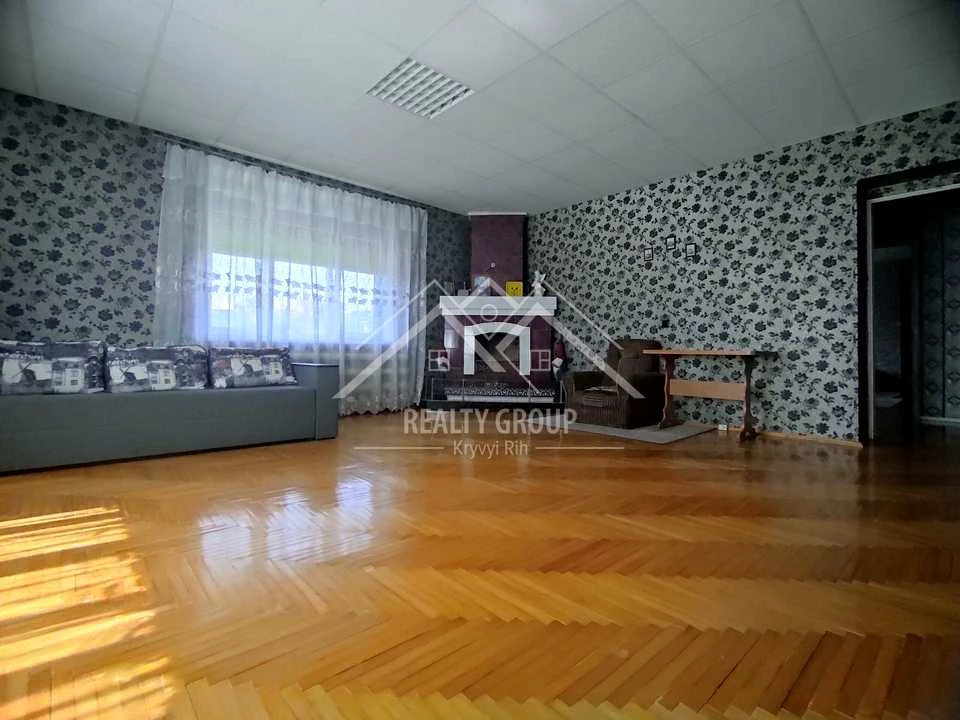 House. Kryvyi Rih, Dosatku str.
