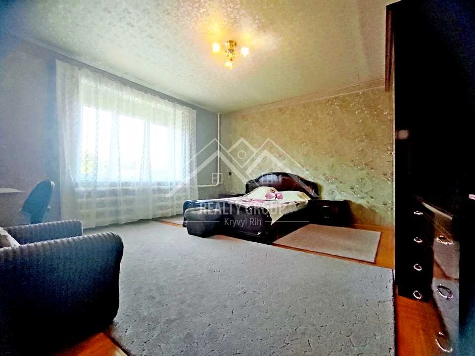 House. Kryvyi Rih, Dosatku str.