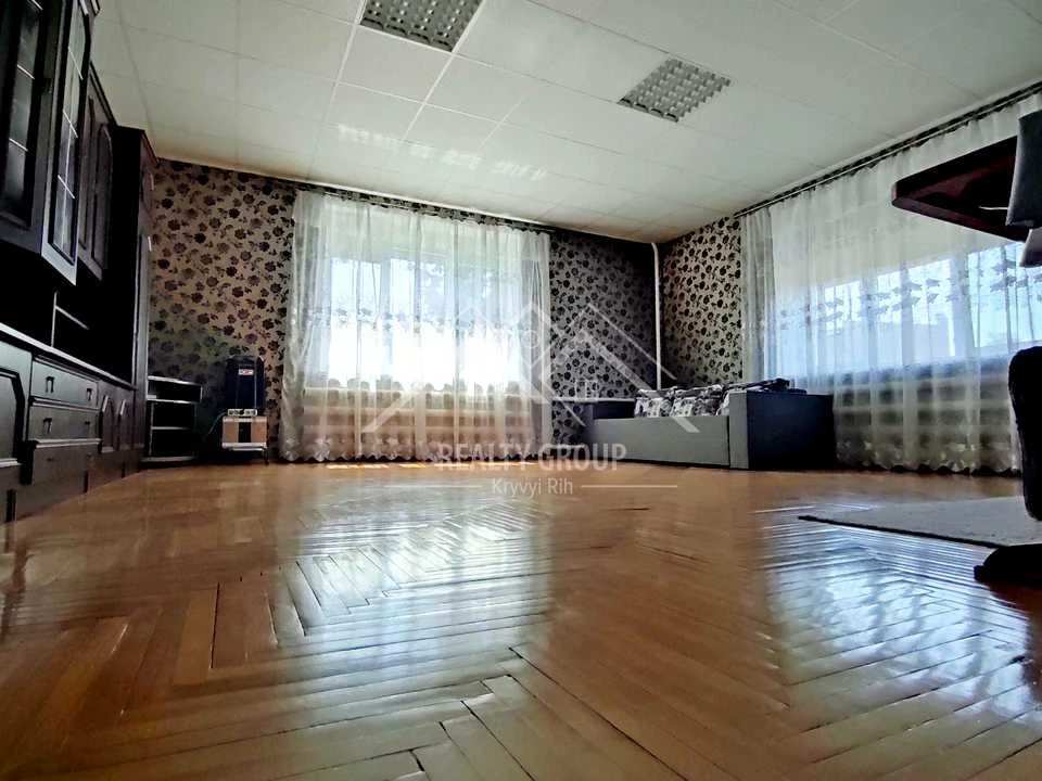 House. Kryvyi Rih, Dosatku str.