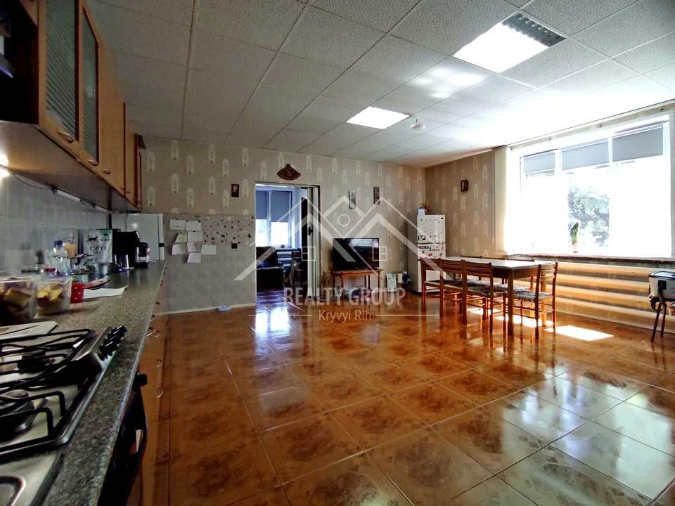 House. Kryvyi Rih, Dosatku str.