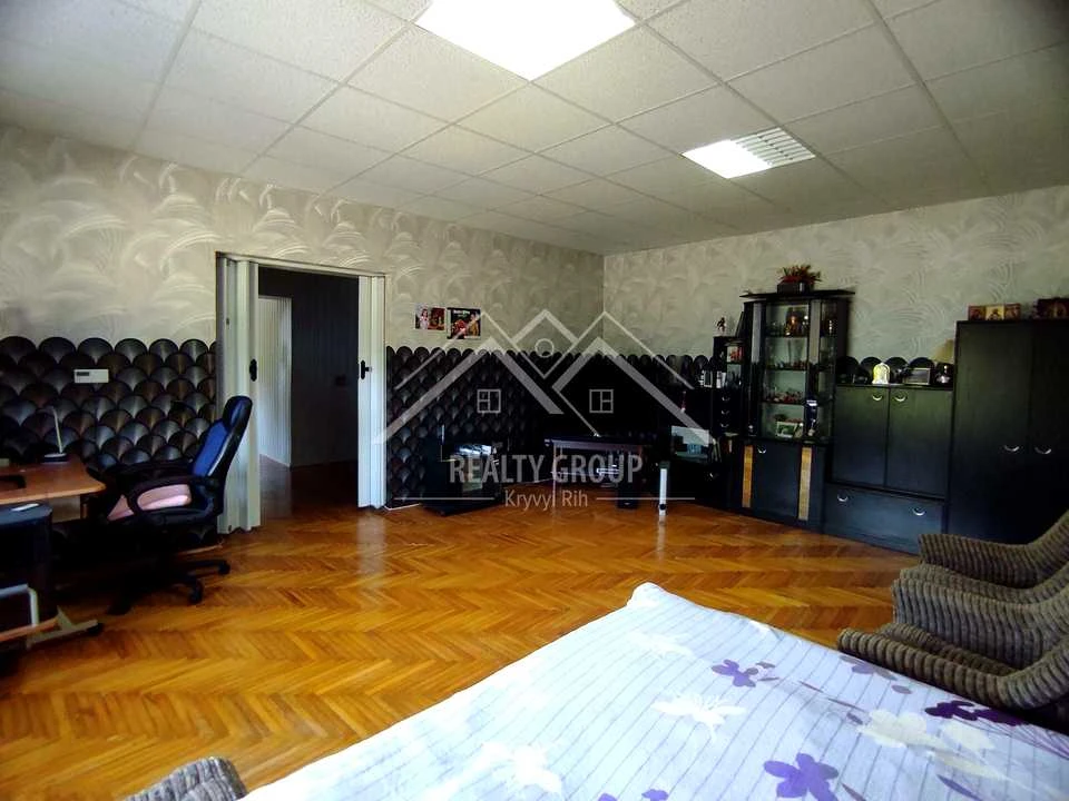 House. Kryvyi Rih, Dosatku str.
