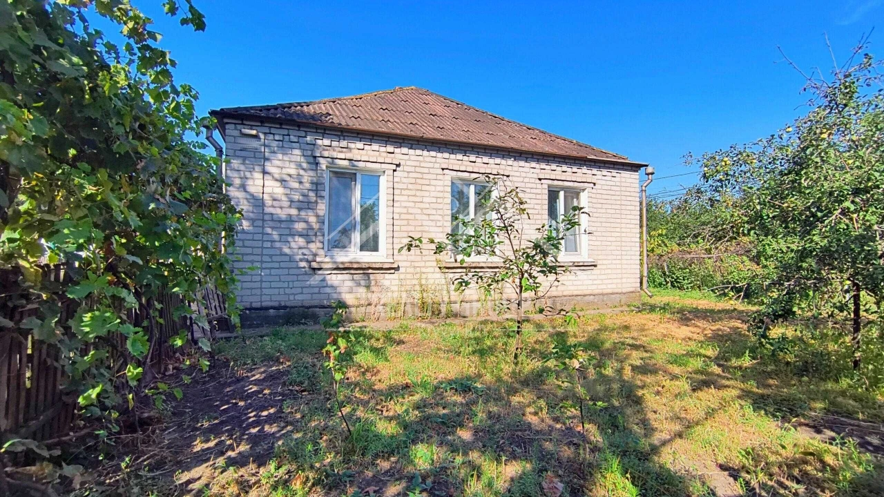 FOR SALE House at 10 Paravozna Street
