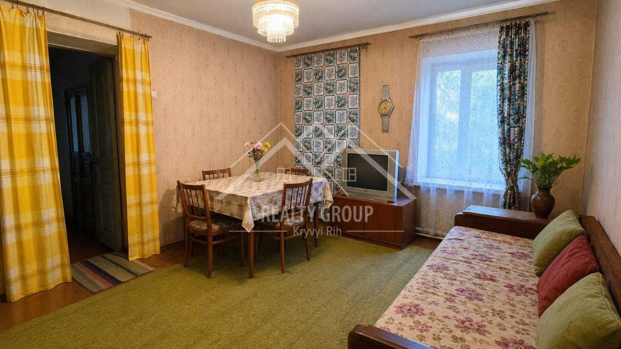 FOR SALE House at 10 Paravozna Street