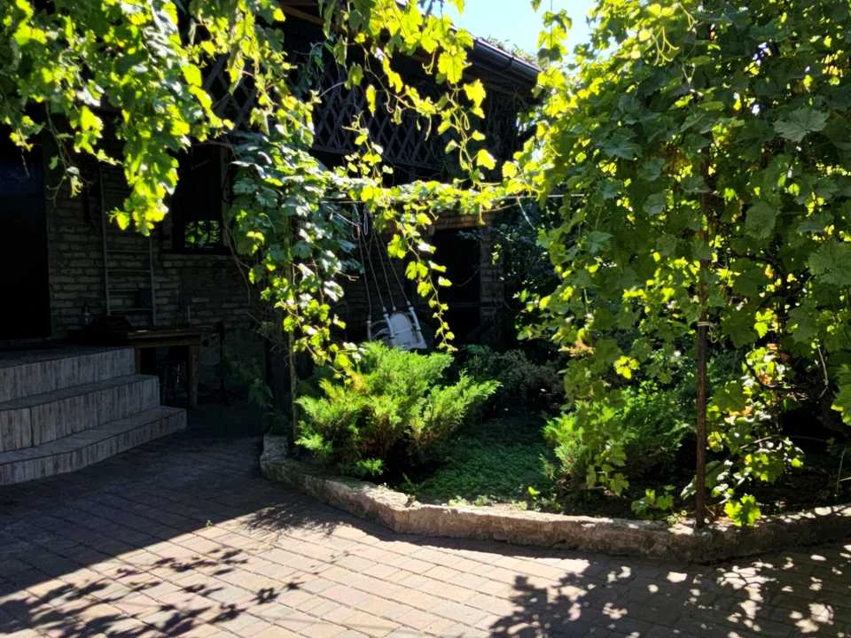 House. Kryvyi Rih, Lokomotivna St. (Komarnna)