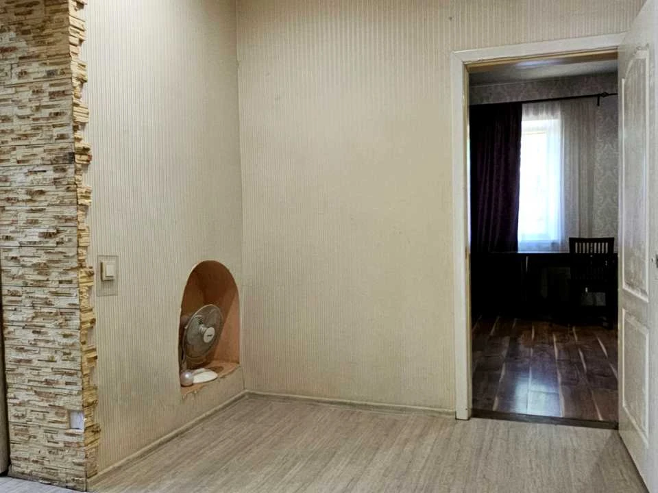House. Kryvyi Rih, Lokomotivna St. (Komarnna)