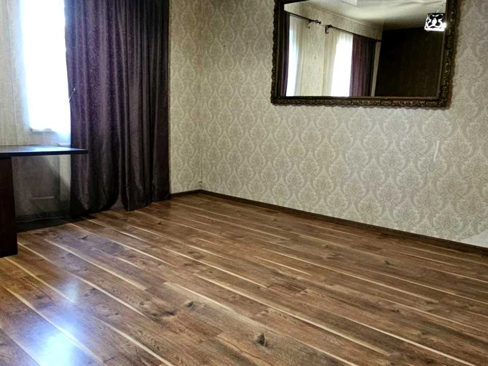 House. Kryvyi Rih, Lokomotivna St. (Komarnna)