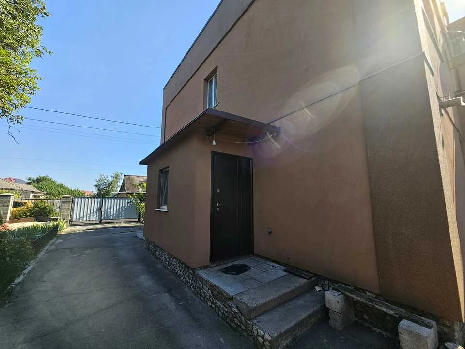 House. Kryvyi Rih, Lokomotivna Street (Komunarna)