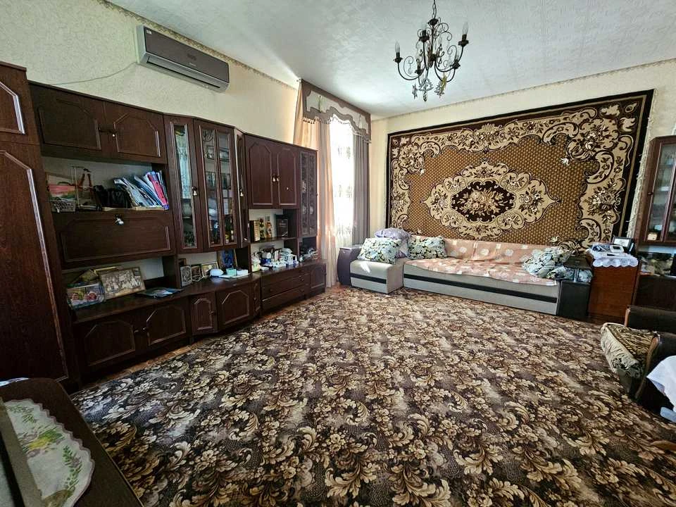 House. Kryvyi Rih, Lokomotivna Street (Komunarna)