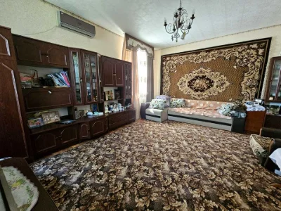 House. Kryvyi Rih, Lokomotivna Street (Komunarna)